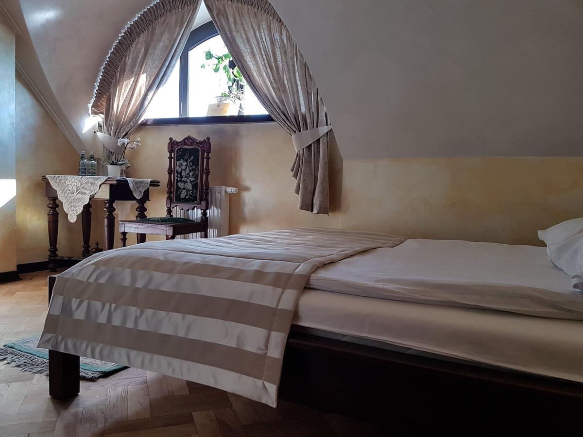 Bed and Breakfast Dwór Anna Ciecierzyn Zewnętrze zdjęcie